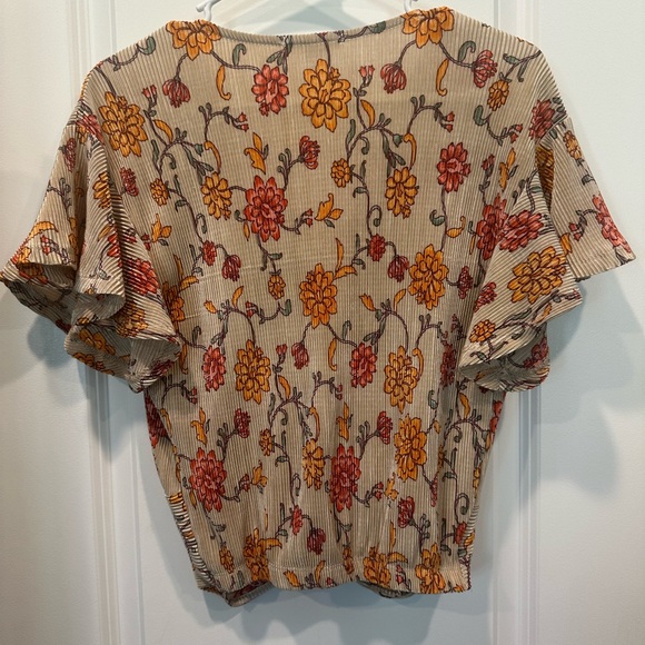 Outlaw floral top size xsmall - Picture 2 of 2